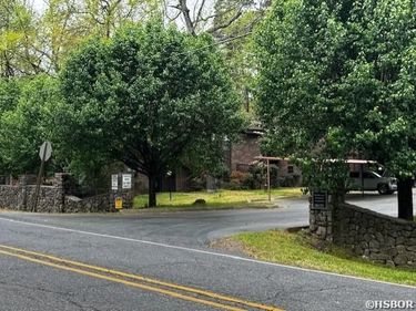 2325 LAKESHORE Drive, Unit B4, Hot Springs, AR 71913