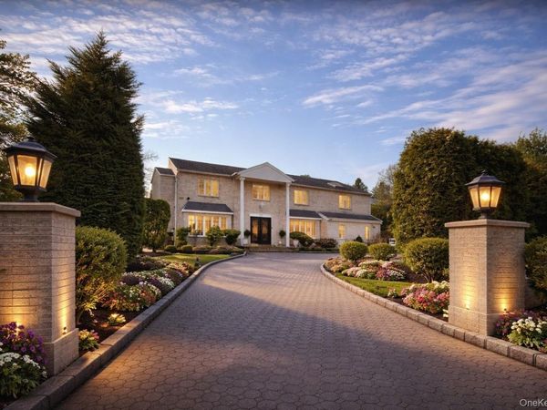 117 Plainview Road, Woodbury, NY 11797