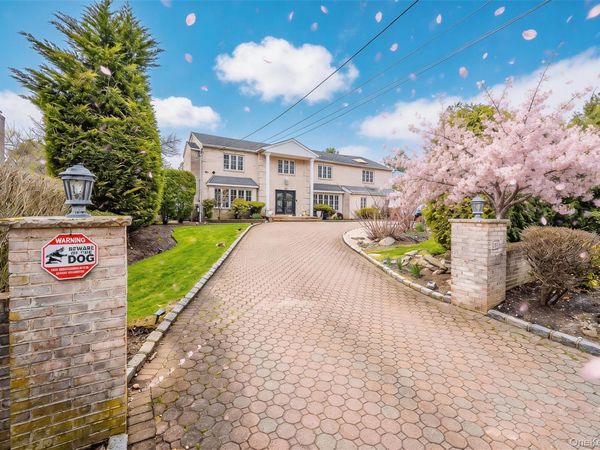 117 Plainview Road, Woodbury, NY 11797