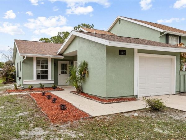 1417 SE Rivergreen Circle, Port St. Lucie, FL 34952