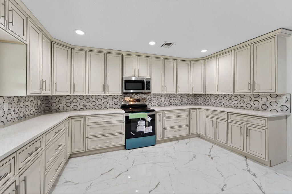 376 SW Paar Drive, Port Saint Lucie, FL 34953 Photo