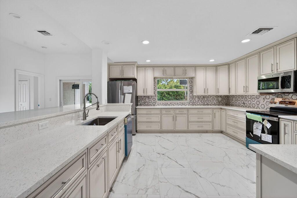 376 SW Paar Drive, Port Saint Lucie, FL 34953 Photo