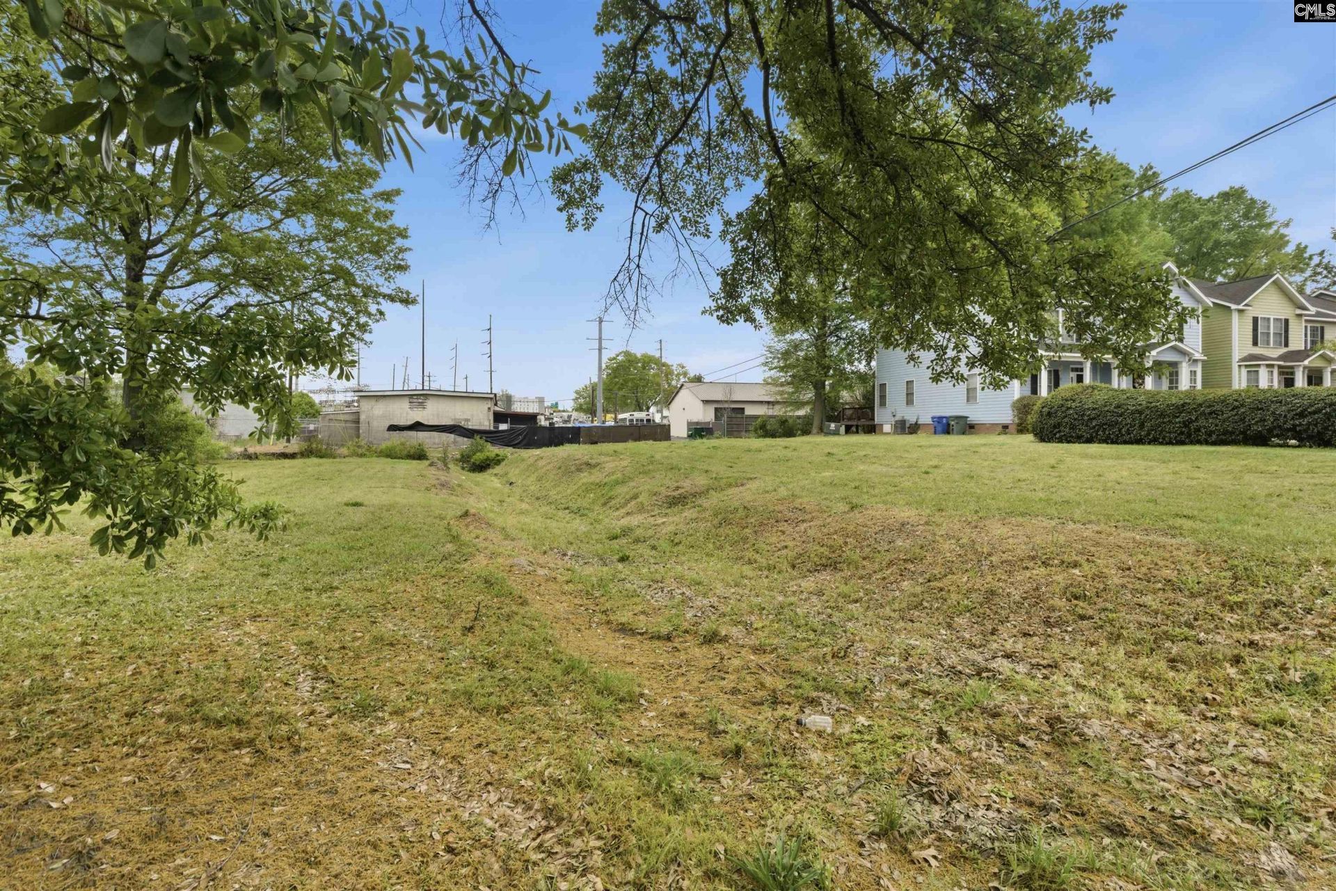 E/s Byron Road Photo 6