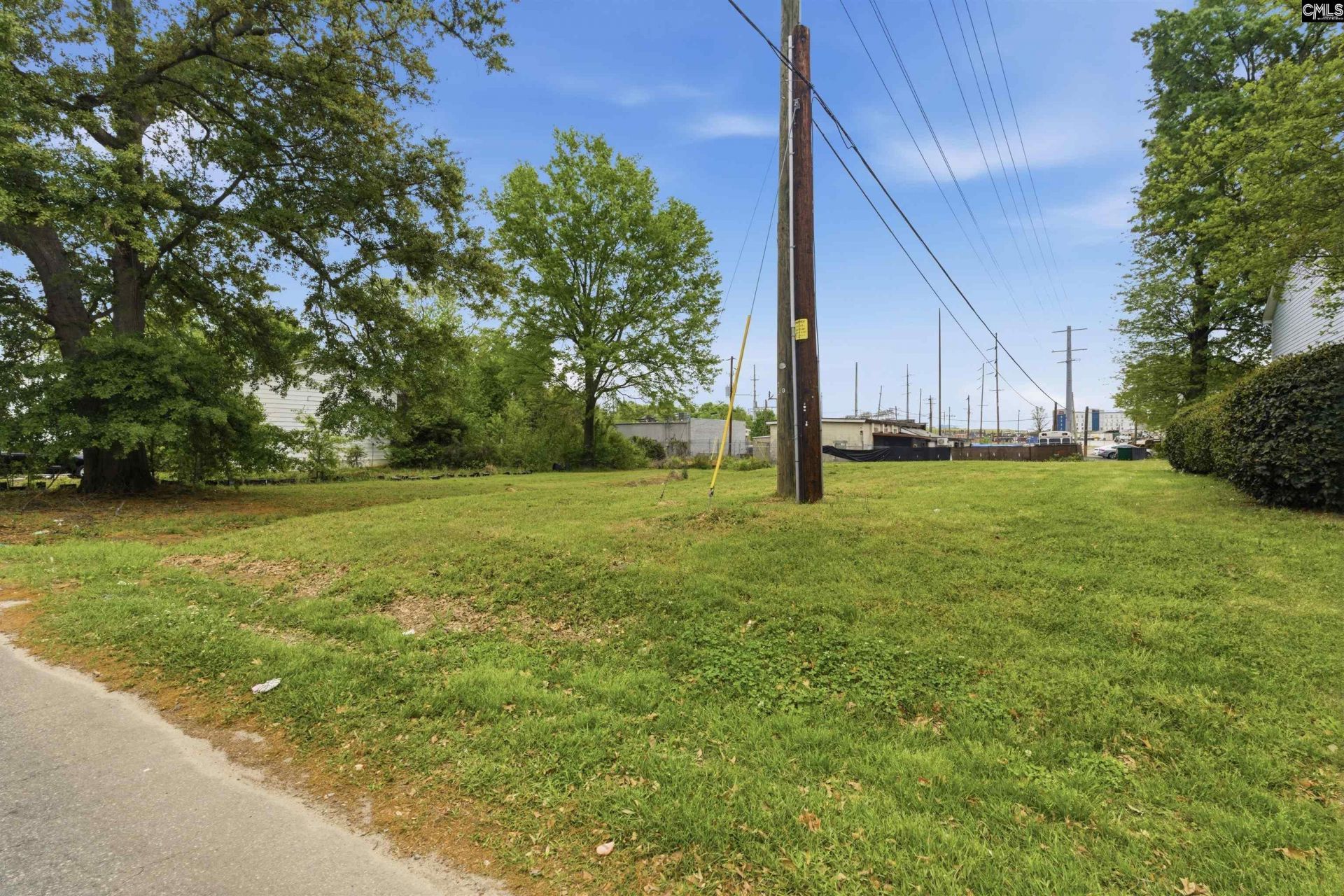 E/s Byron Road Photo 8