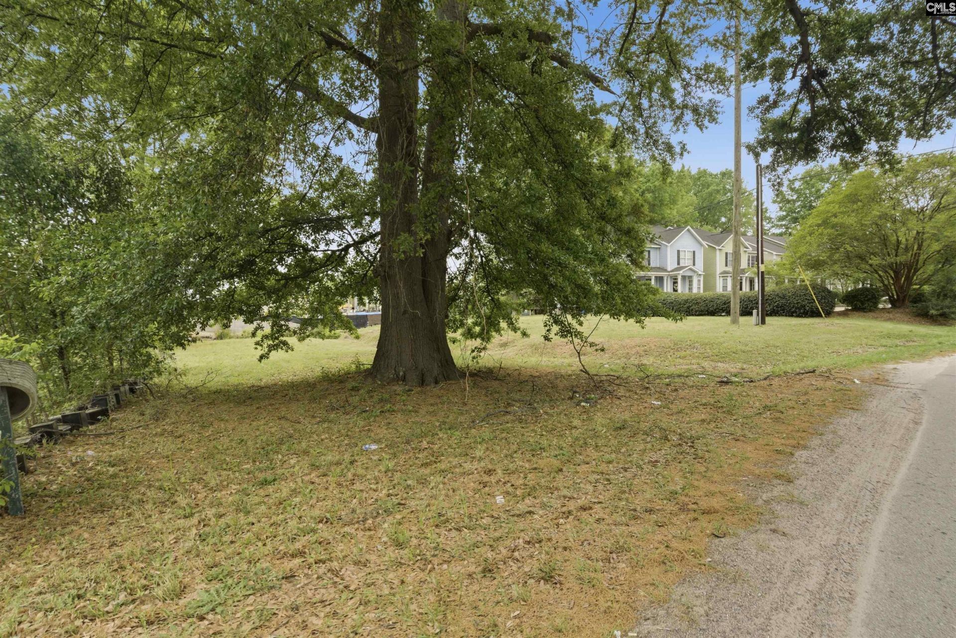 E/s Byron Road Photo 9