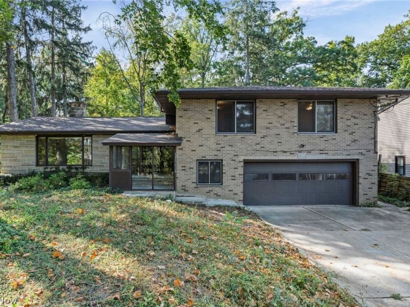 6208 Dora Boulevard, Independence, OH 44131 Photo 2