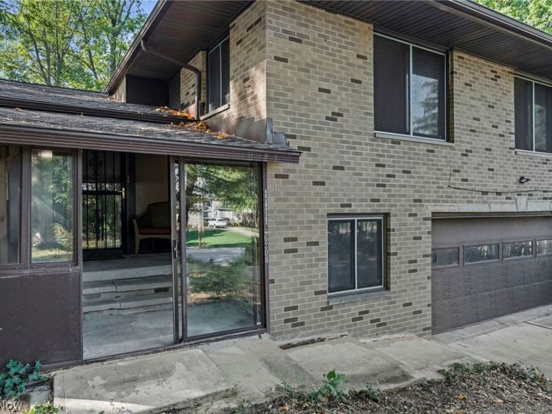 6208 Dora Boulevard, Independence, OH 44131 Photo 3