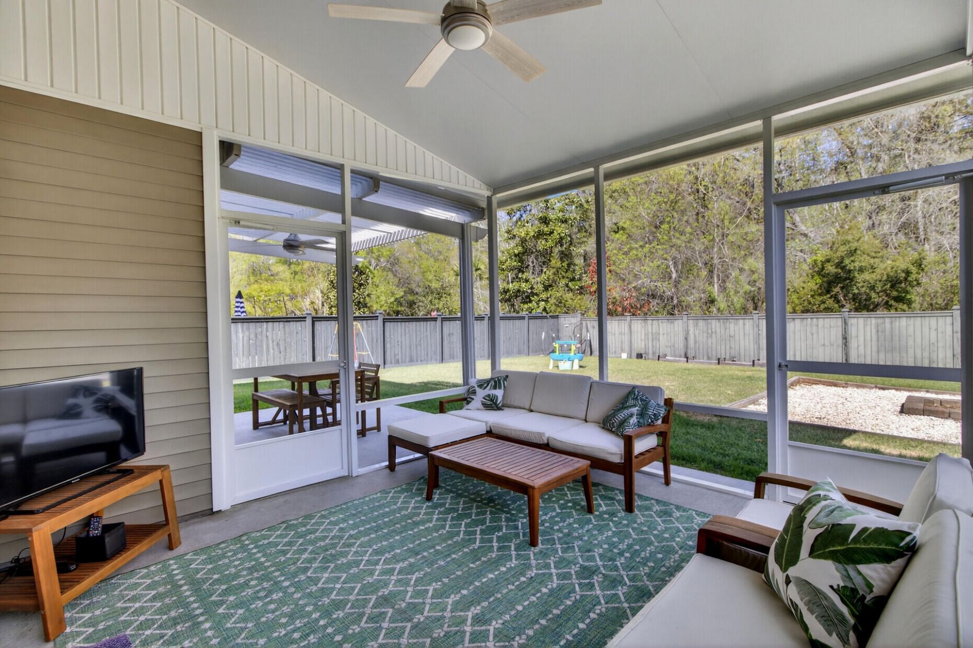 1903 Toland Court Photo 4