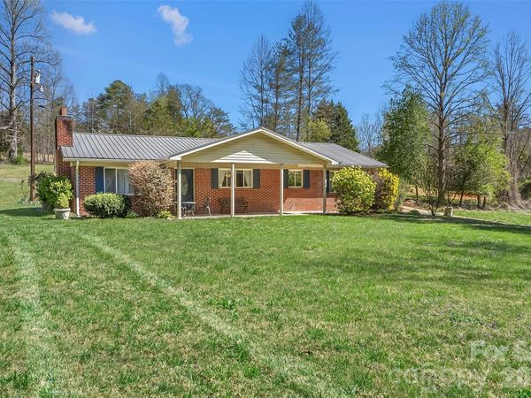 512 Paxton Creek Road, Marion, NC 28752