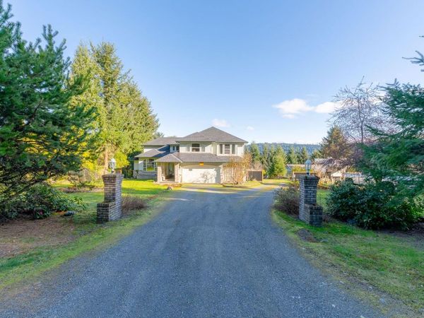 5145 Grouhel Rd, Ladysmith, BC V9G 1J4