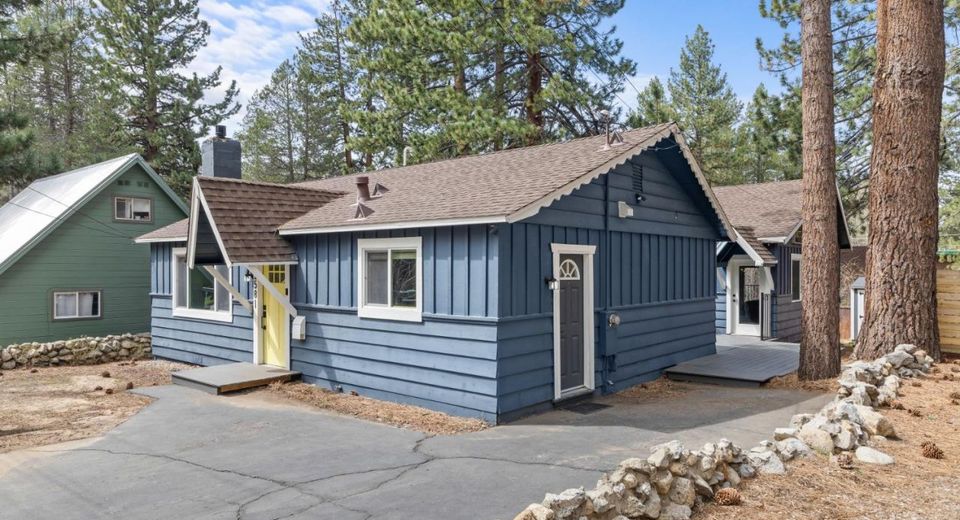 2581 Armstrong Avenue, South Lake Tahoe, CA 96150 Photo
