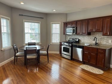 193 Mount Hope Ave, Unit 2, Fall River, MA 02724