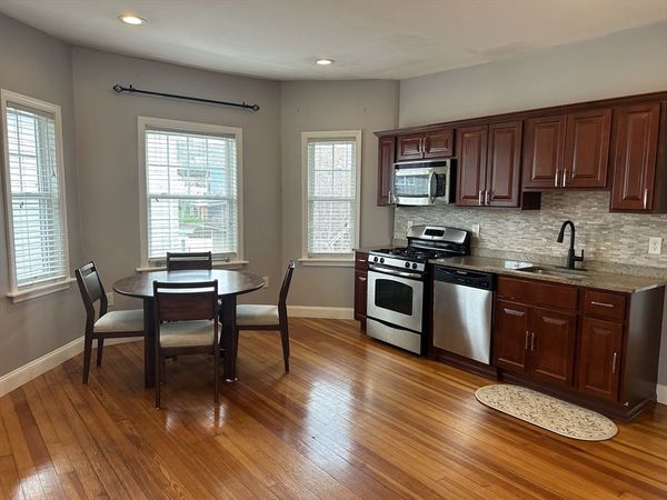 193 Mount Hope Ave, Unit 2, Fall River, MA 02724