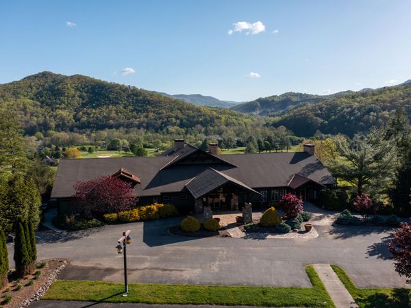 300 Clubhouse Lane, Mountain City, TN 37683