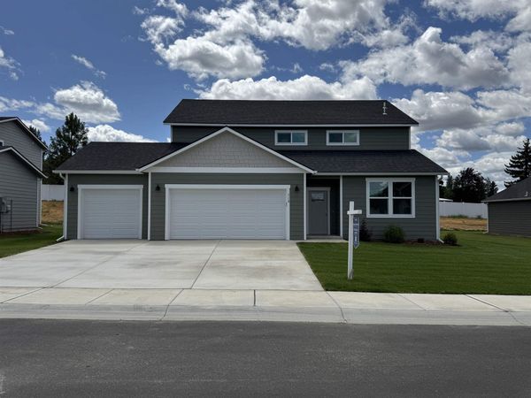 710 E 4th Ave, Deer Park, WA 99006