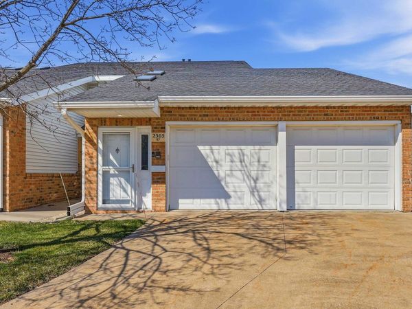 2305 Pasadena #67 Drive, Dubuque, IA 52001