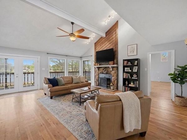 1334 Kiowa Drive E, Gainesville, TX 76240