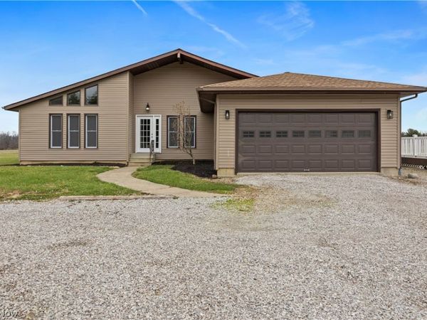 36220 Neff Road , Grafton, OH 44044