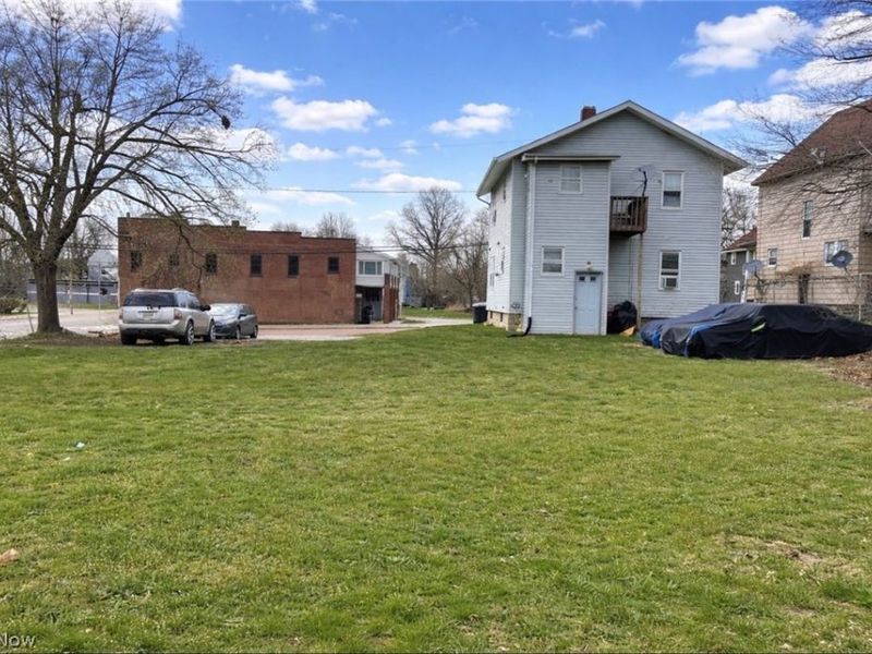 296 Cole Avenue, Akron, OH 44301 Photo 2