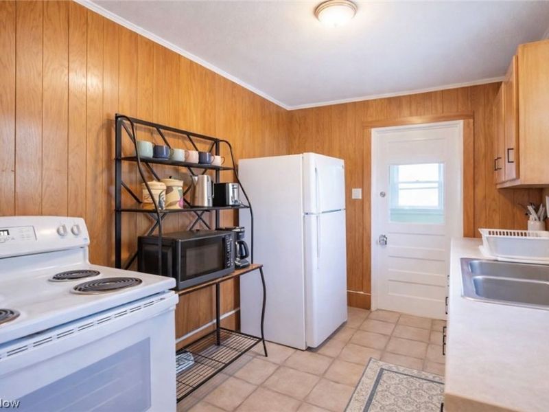 296 Cole Avenue, Akron, OH 44301 Photo 7