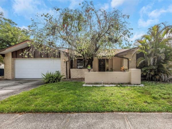 107 COUNTRY VILLAS DRIVE , SAFETY HARBOR, FL 34695