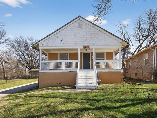 8219 Wayne Avenue, Kansas City, MO 64131