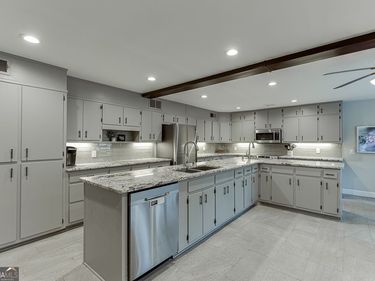 5984 Dolvin Lane, Buford, GA 30518