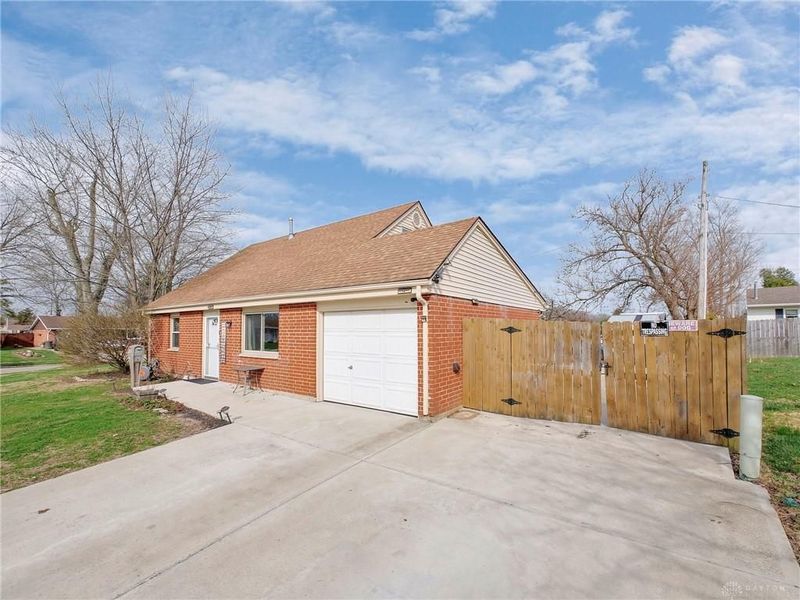 1407 Navajo Drive, Xenia, OH 45385 Photo 3