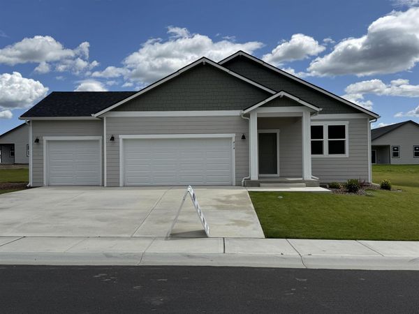 414 N Arcadia Ave, Deer Park, WA 99006