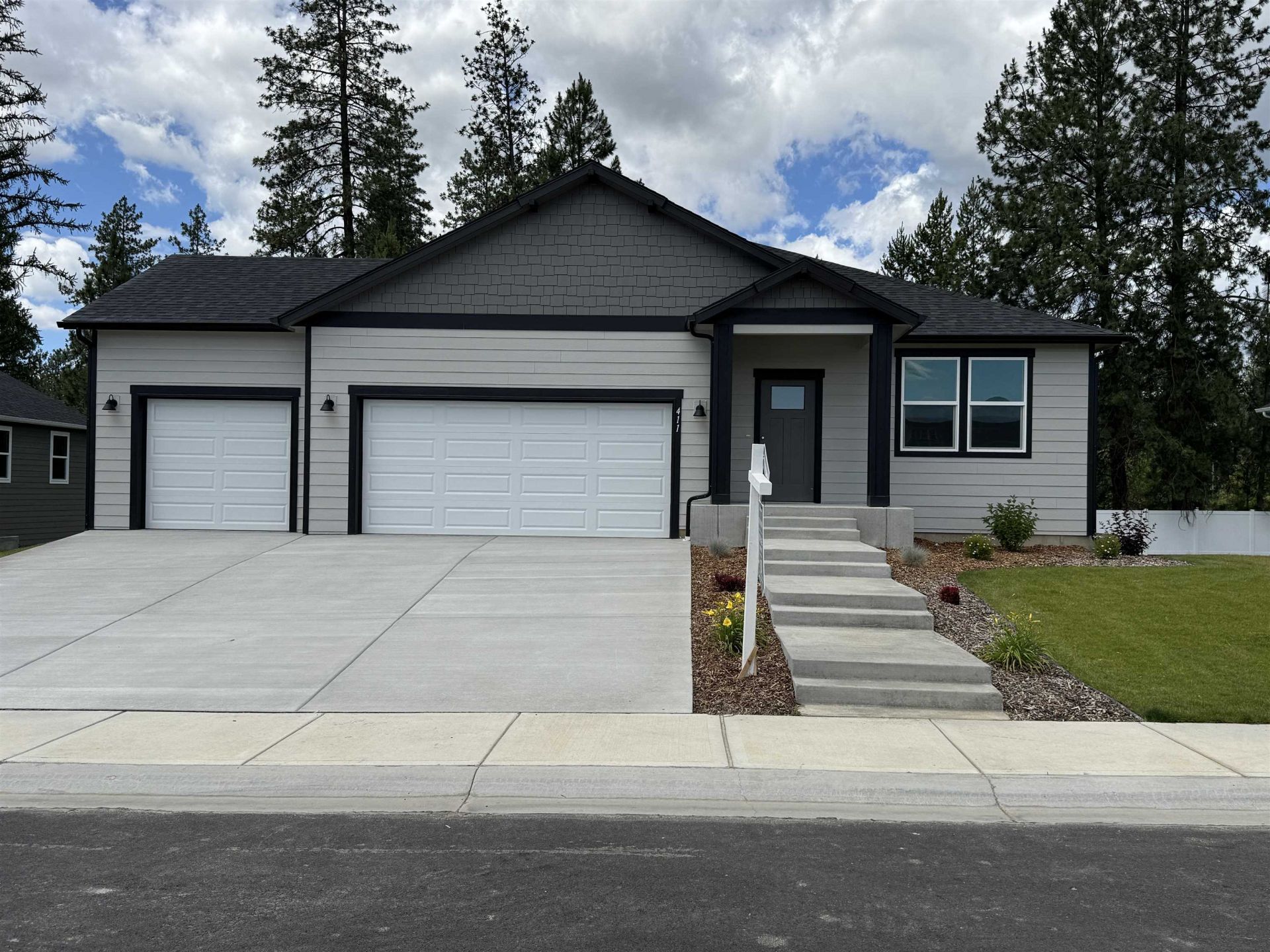 411 N ARCADIA Ave Deer Park, WA 99006