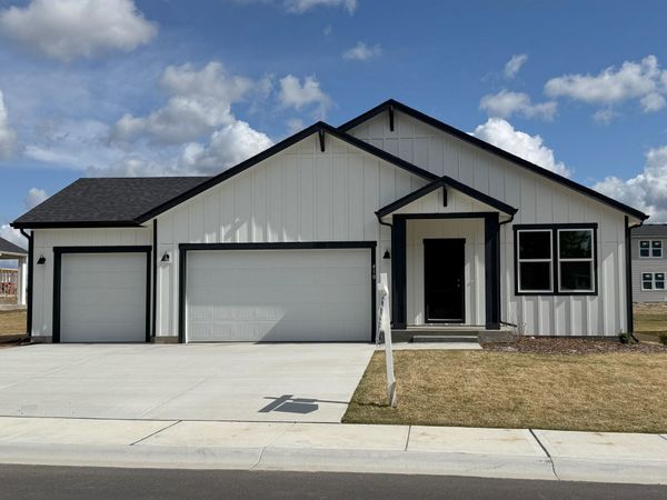 410 N ARCADIA Ave, Deer Park, WA 99006