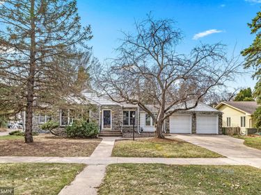 2730 France Avenue S, Saint Louis Park, MN 55416