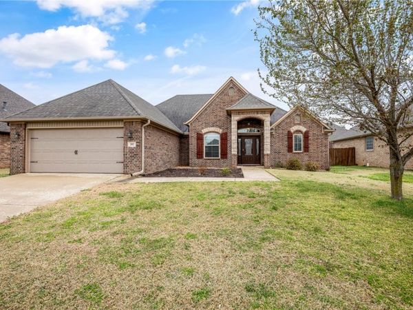 202 W Hayden Boulevard, Rogers, AR 72756