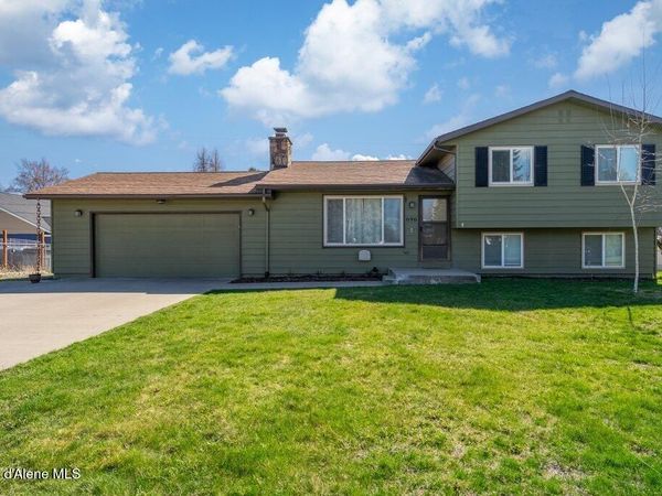 696 W Peach Tree Dr, Hayden, ID 83835