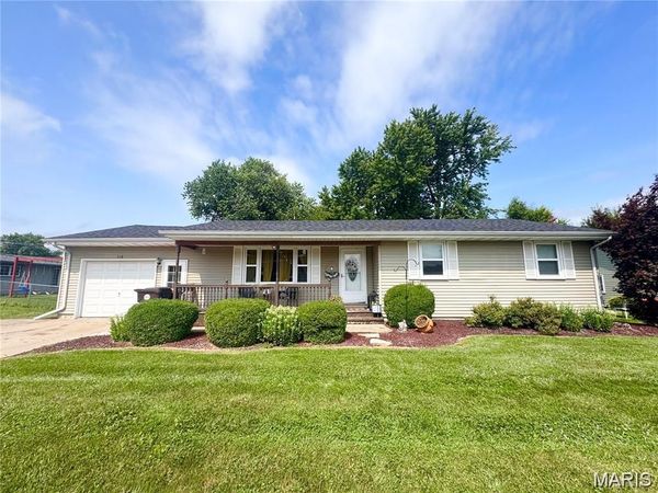 318 S Breckenridge Avenue, Palmyra, MO 63461
