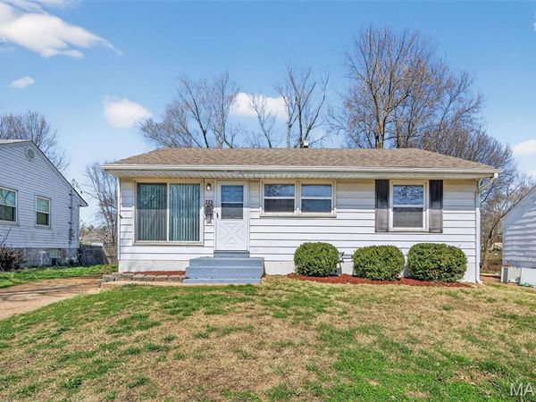 325 Lancashire Road , St Louis, MO 63137