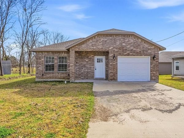 4215 Oneal Street, Greenville, TX 75401