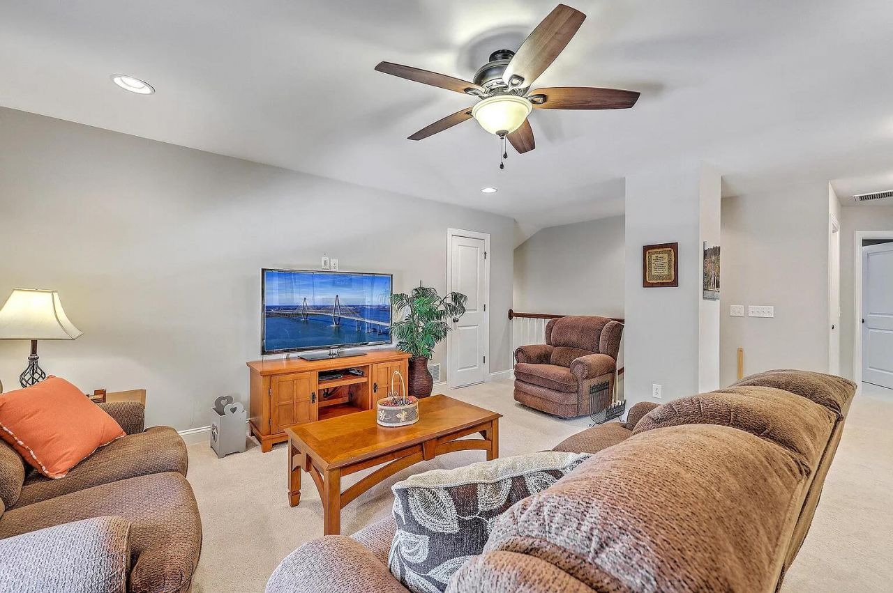 1044 Pigeon Point Photo 25