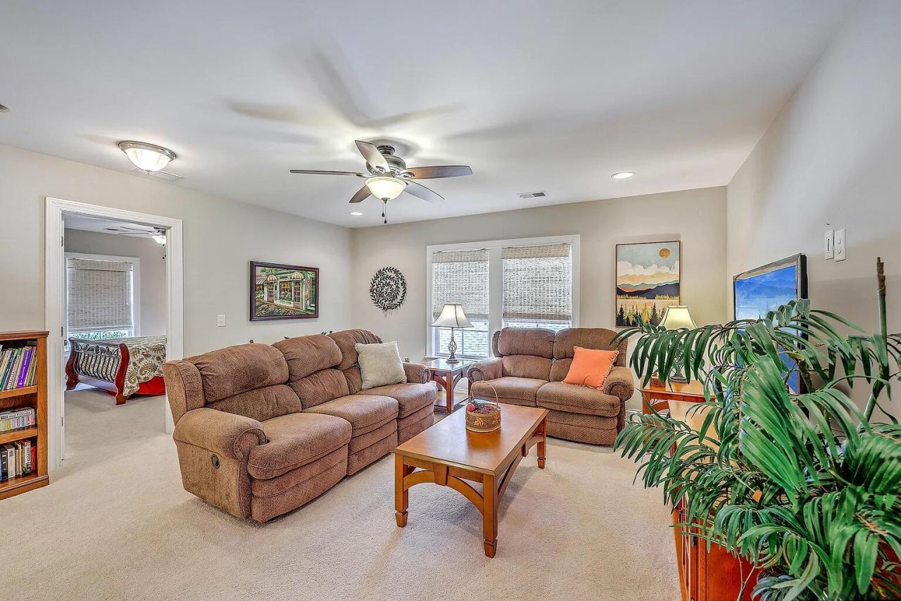 1044 Pigeon Point Photo 27