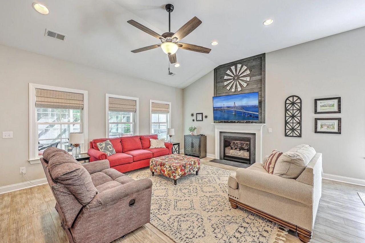 1044 Pigeon Point Photo 6