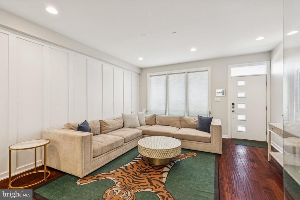 922 N MARSHALL STREET , PHILADELPHIA, PA 19123