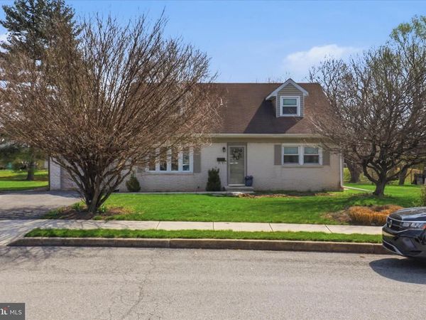 213 SKYLARK ROAD, LITITZ, PA 17543