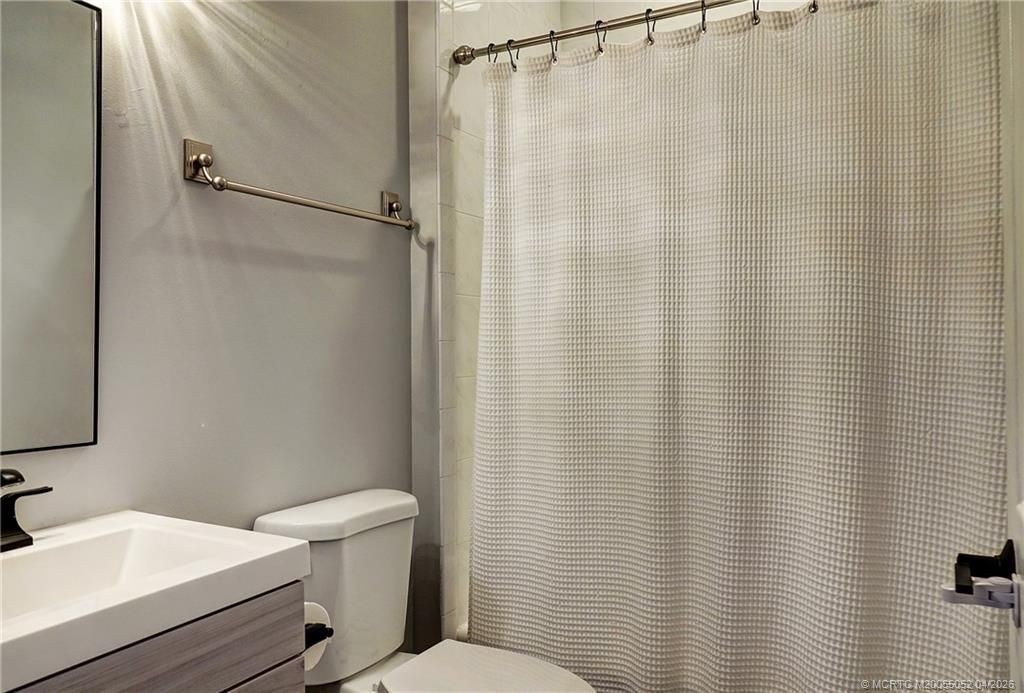 18421 Lake Bend Drive, Jupiter, FL 33458 Photo