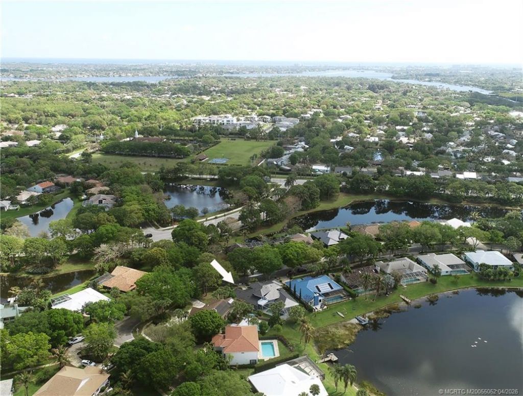 18421 Lake Bend Drive, Jupiter, FL 33458 Photo