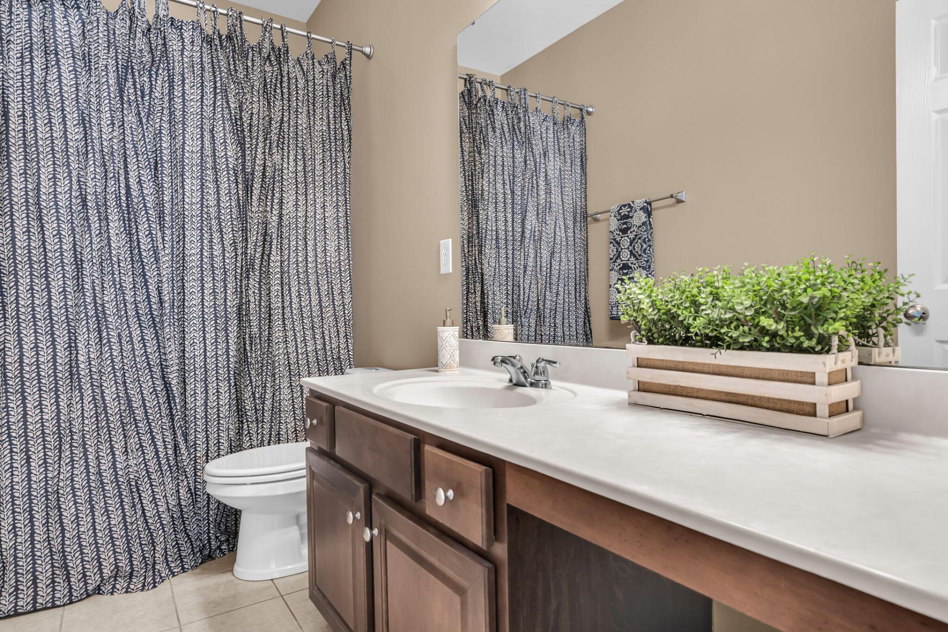 1634 Bluewater Way Photo 38