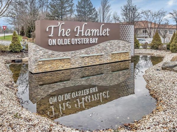 117 Carriage Lane , Plainview, NY 11803