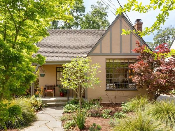 2110 Bowdoin Street, Palo Alto, CA 94306