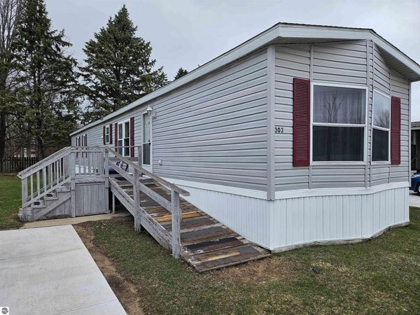 5232 Broadway E, Unit LOT 303, Mt Pleasant, MI 48858