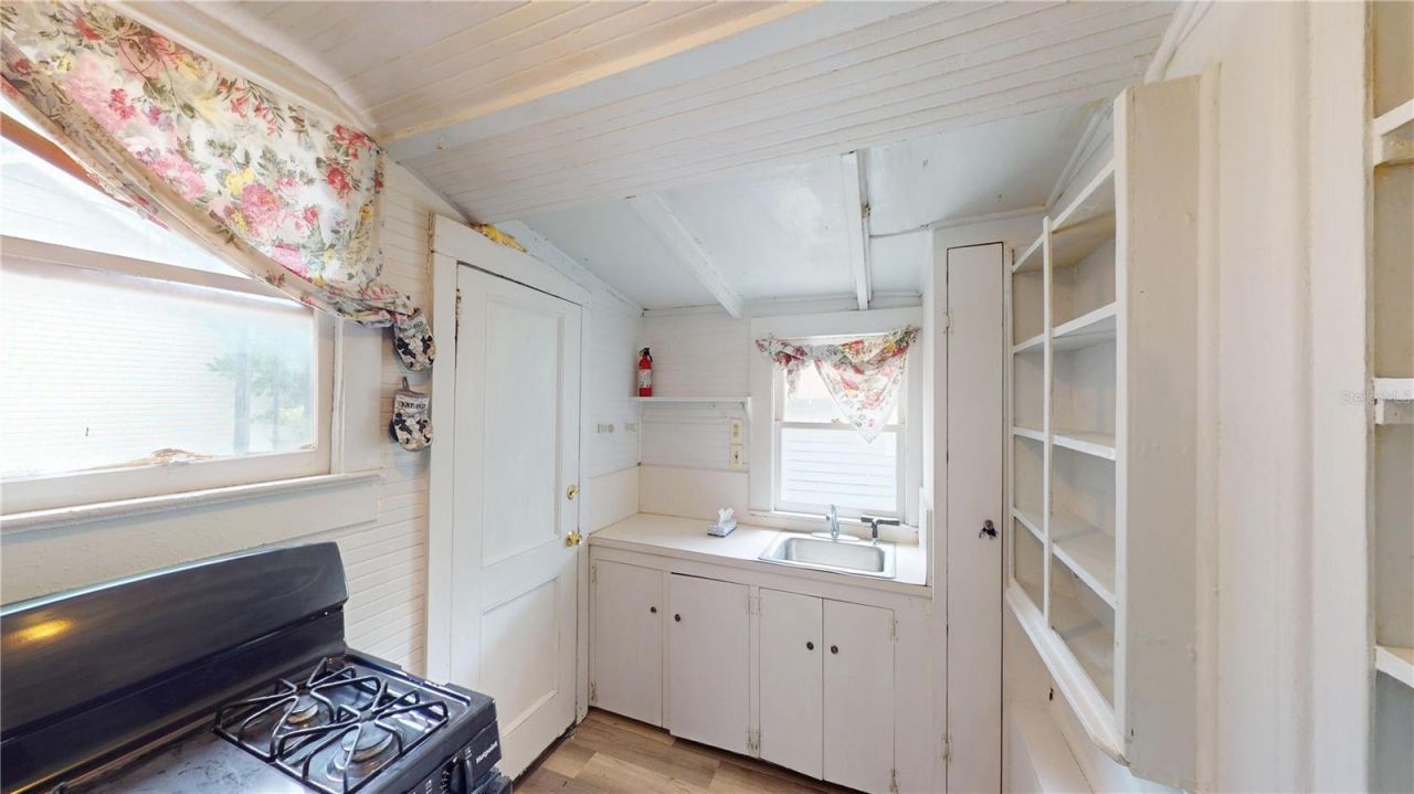 1329 10th Avenue S, Saint Petersburg, FL 33705 Photo