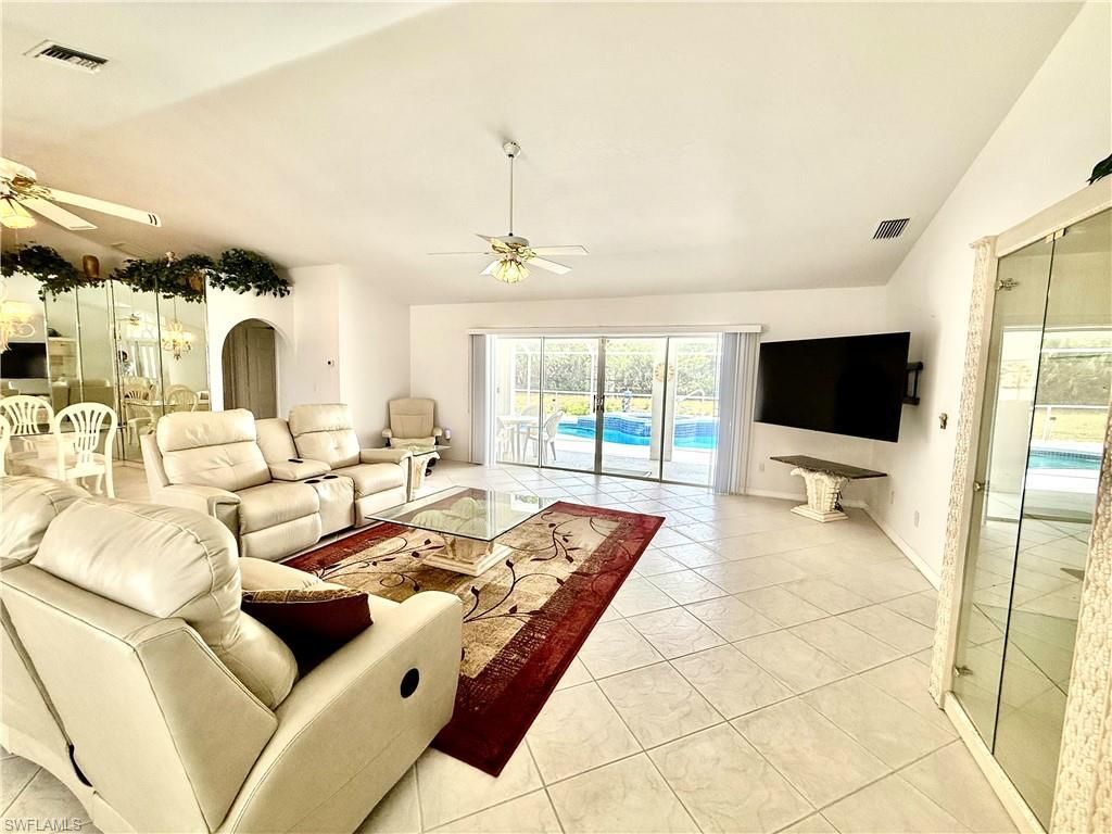 1400 Graham Cir, Lehigh Acres, FL 33936 Photo